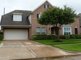 2210 Summer Wind Dr, Sugar Land, TX 77479
