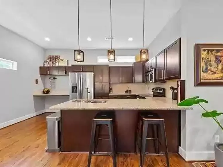 5711 Ross Ave #9 — Photo 4