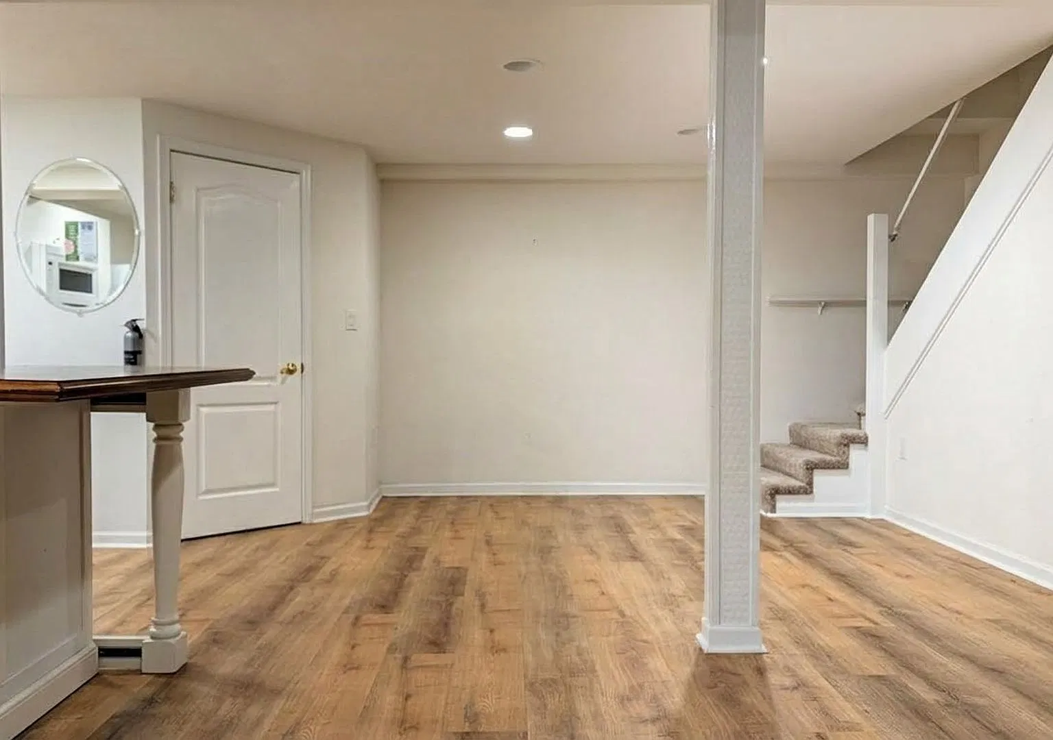 Cozy, Private 2-Bedroom Ground-Level Residence in Prime Burien — Photo 3