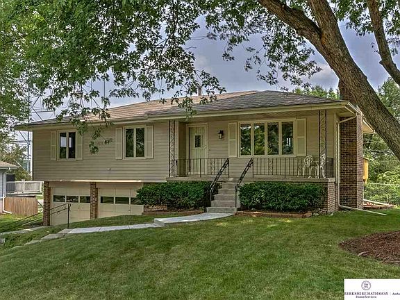 3rd image of 5025 Eastridge Dr