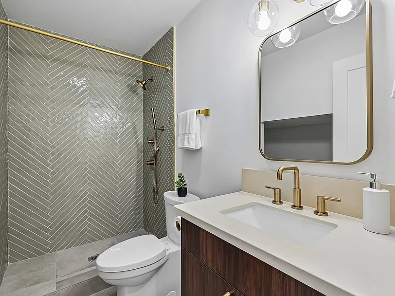 Salt + Sea - Luxury Coastal Apartments near Carlsbad Village — Photo 41