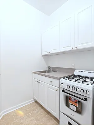 Rented by Mirador Real Estate | media 13