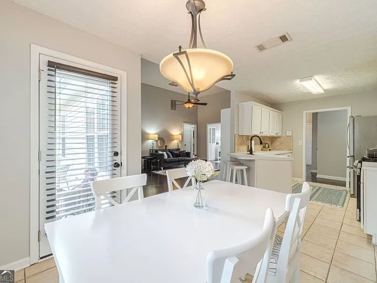 6130 Devonshire Dr — Photo 10