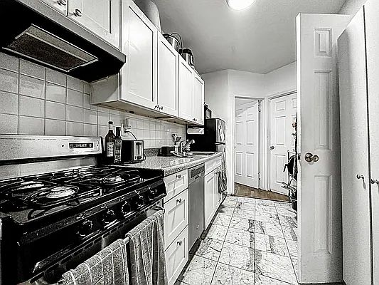 2nd image of 38 Carmine St APT 3E