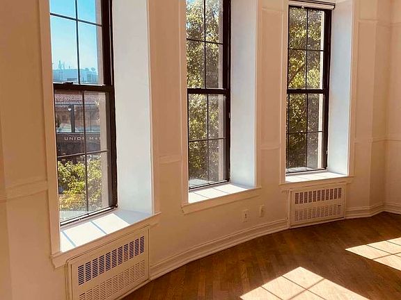 4th image of 189 Sterling Pl APT 9