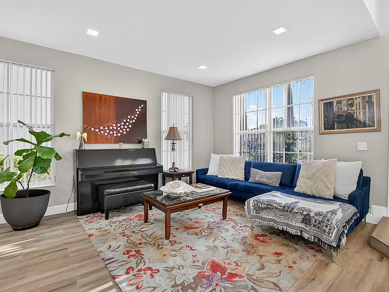 18280 Coral Isles Dr — Photo 9