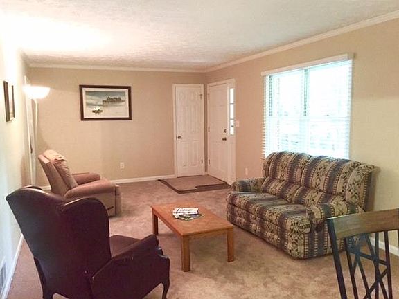 4th image of 3275 Selma Ct NE
