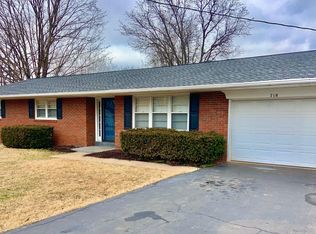 718 Temple Ct, Bowling Green, KY 42104