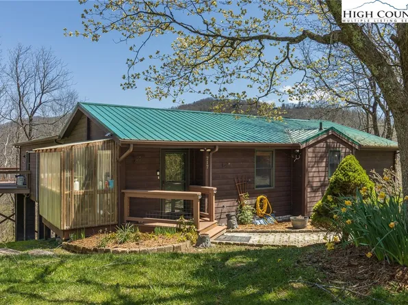 717 E Ayers Road, Banner Elk, NC 28604