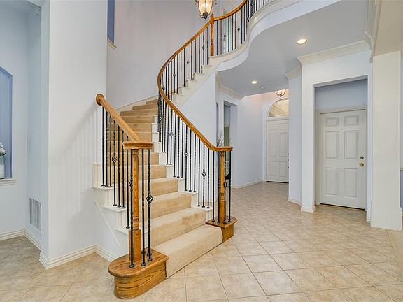 3rd image of 1112 Bristlewood Dr