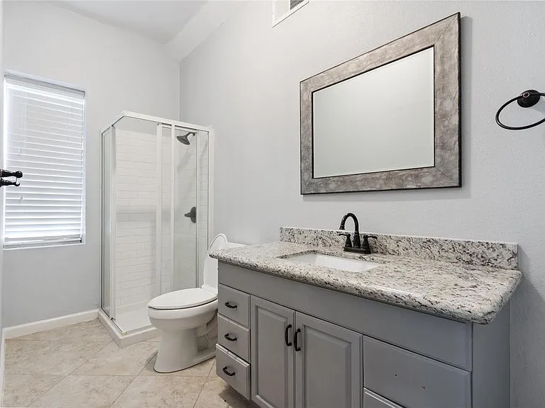 570 Roanoke Dr — Photo 19