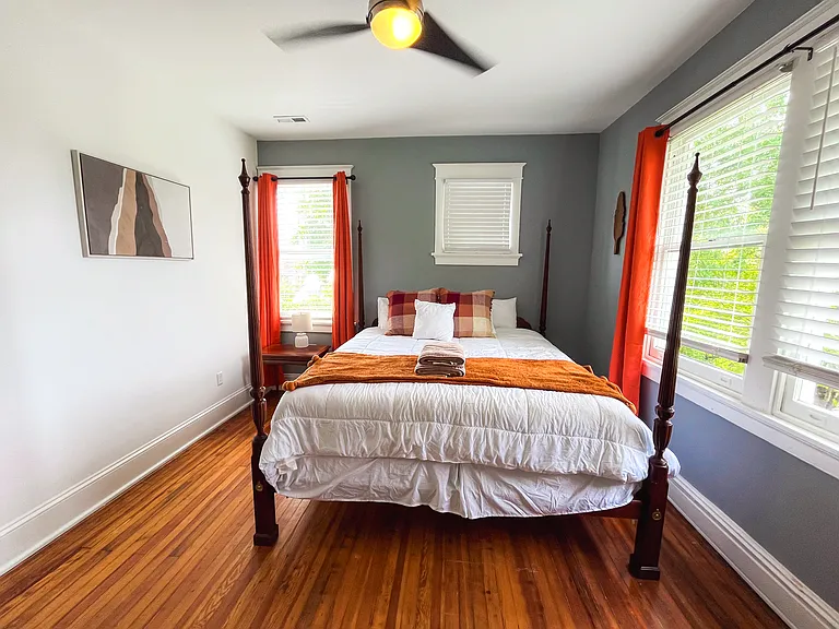 127 N Jefferson St — Photo 36
