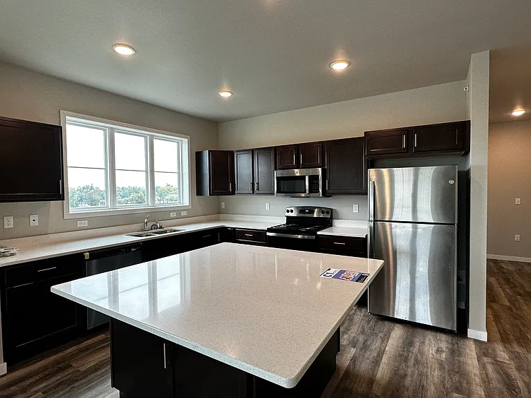 Creekside Apartment Homes — Photo 1