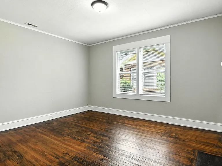 610 F Ave SE — Photo 5