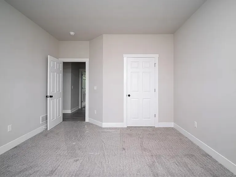 827 Kenai Ct — Photo 11
