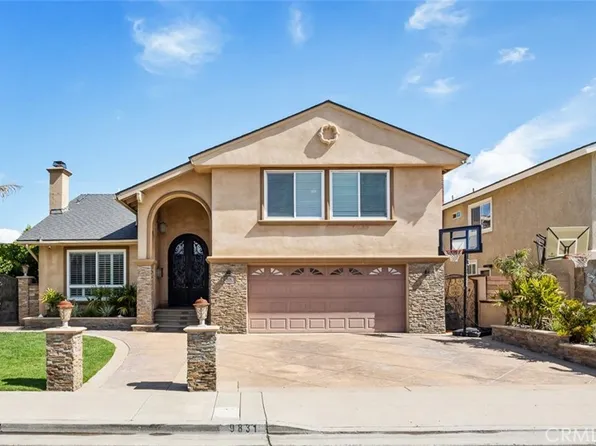 9831 Vicksburg Dr, Huntington Beach, CA 92646