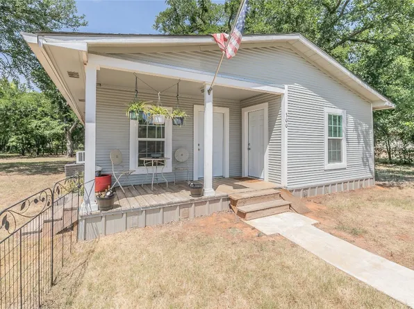 300 SW 14th Ave, Mineral Wells, TX 76067