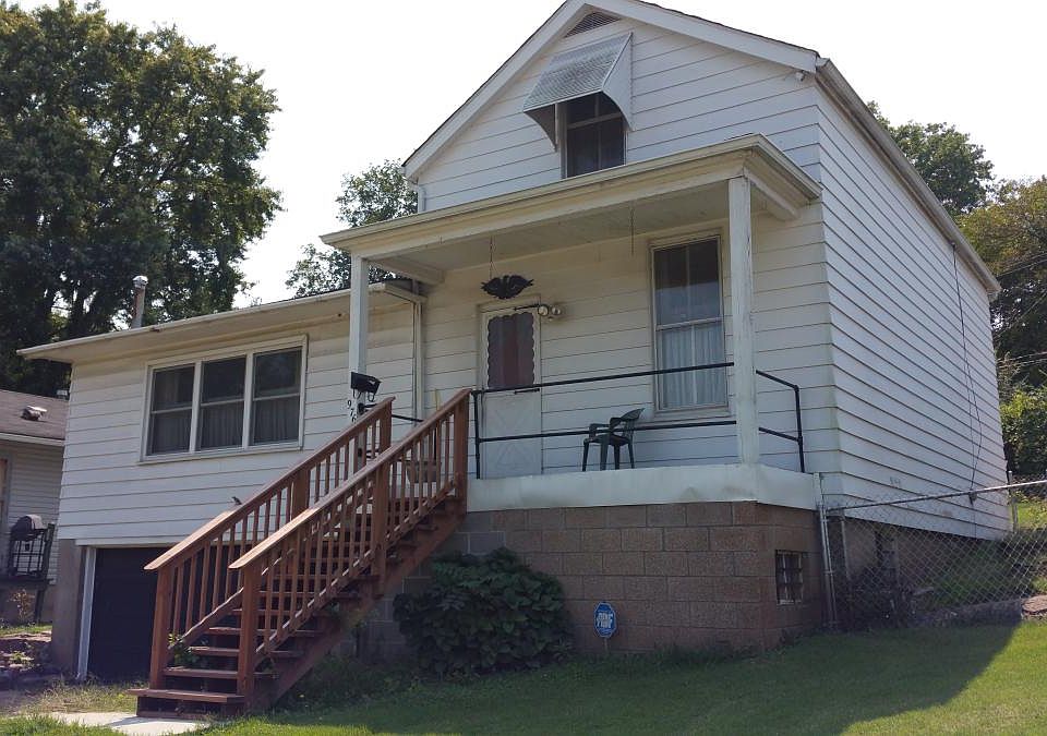2nd image of 976 Harlan Ave