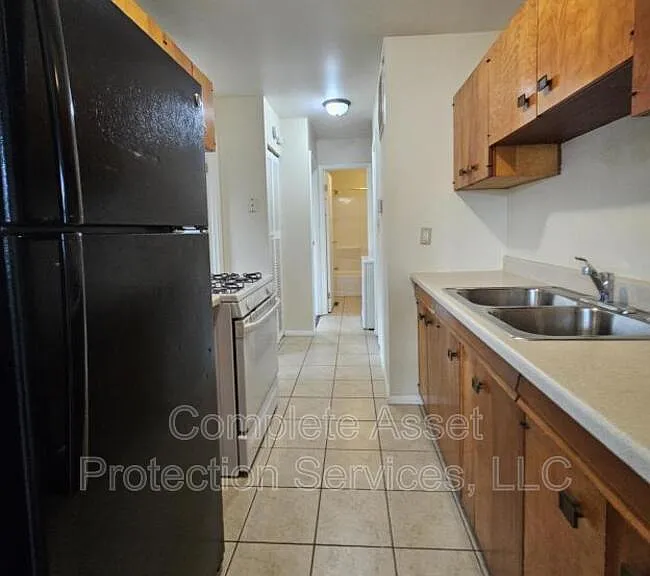 934 N Wood St — Photo 8