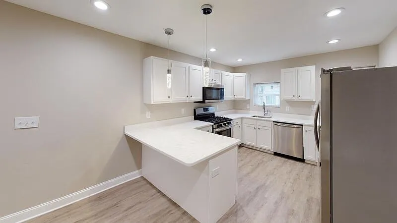 2 bed, 2.5 bath, 1120 sqft, $1,875 — Photo 2
