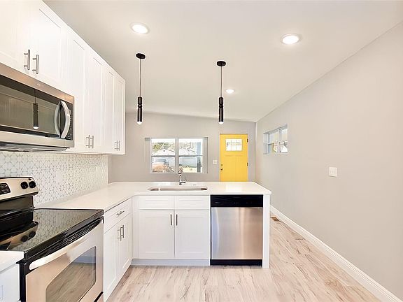 2nd image of 1300 Formosa Ave