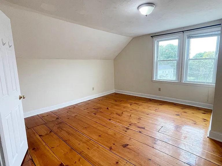 136 Central St — Photo 8
