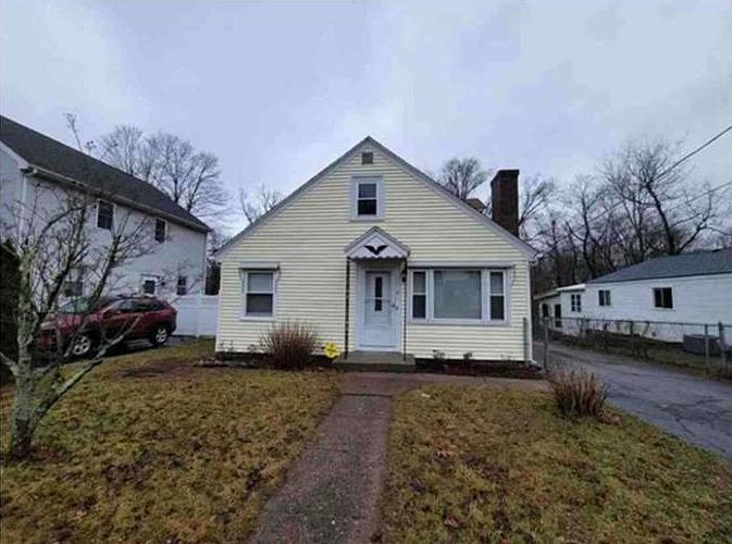 1st image of 8 Westdale Ave