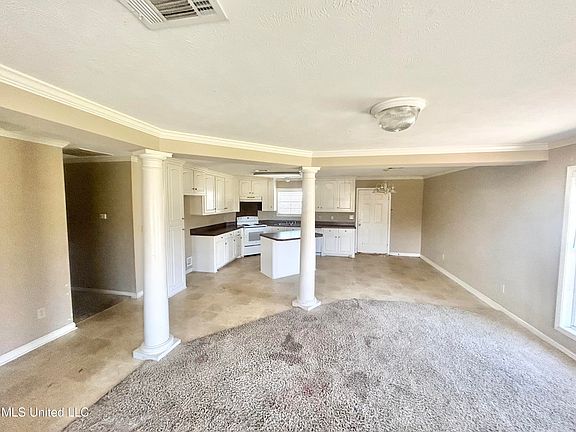 3rd image of 104 Jody Dr