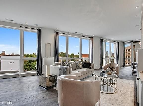 5th image of 2800 N Lincoln Ave #4N