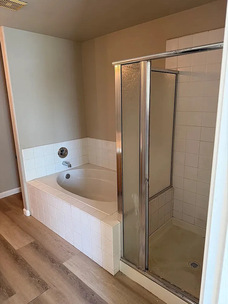 4 bed, 2038 sqft, $2,600 — Photo 2