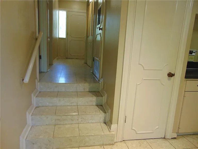 2516 Enfield Rd #101 — Photo 10