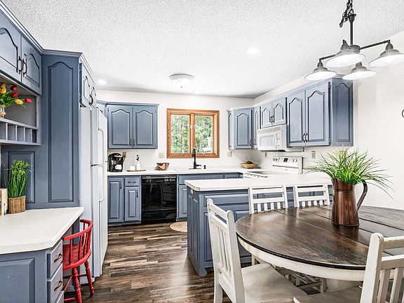 3rd image of 114 Pine Ridge Rd