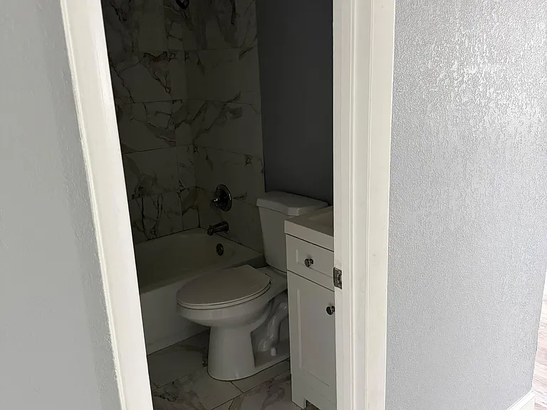 600 N Grove St #10 — Photo 13
