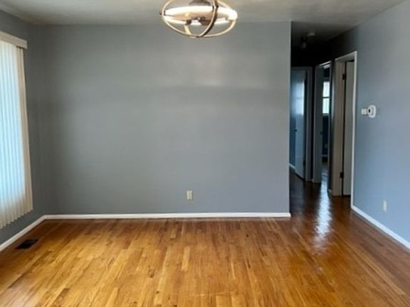 4th image of 2431 Sheridan Ave