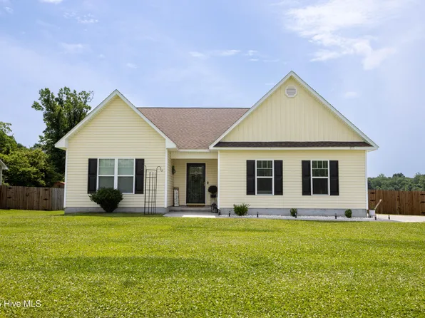 213 Luther Banks Road, Richlands, NC 28574