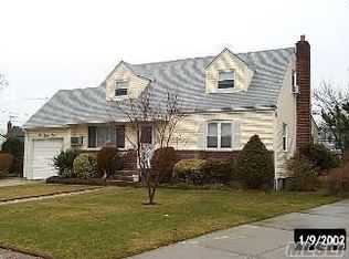 185 Green Valley Rd, East Meadow, NY 11554