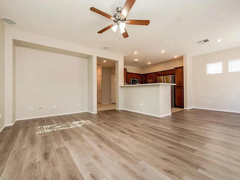 1240 Maple Pines Ave — Photo 5