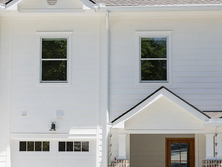 728 Green St NE — Photo 2