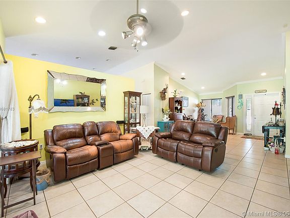 4th image of 19710 Cutler Ct