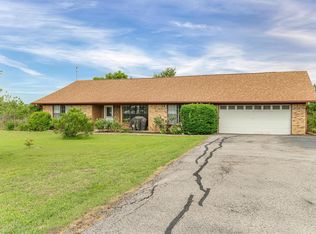 12800 Quarterhorse Dr, Elgin, TX 78621