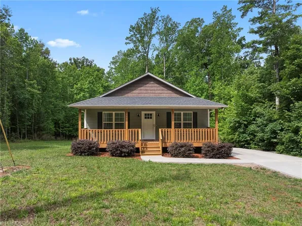 247 Lake Dr #9, Lexington, NC 27295