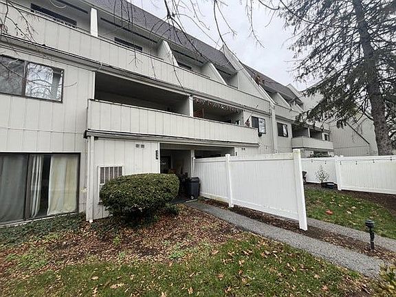 2nd image of 118 Summit House West Ctr