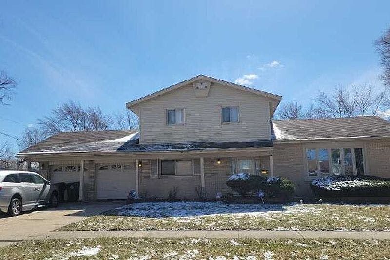 1st image of 4511 W 175th Pl