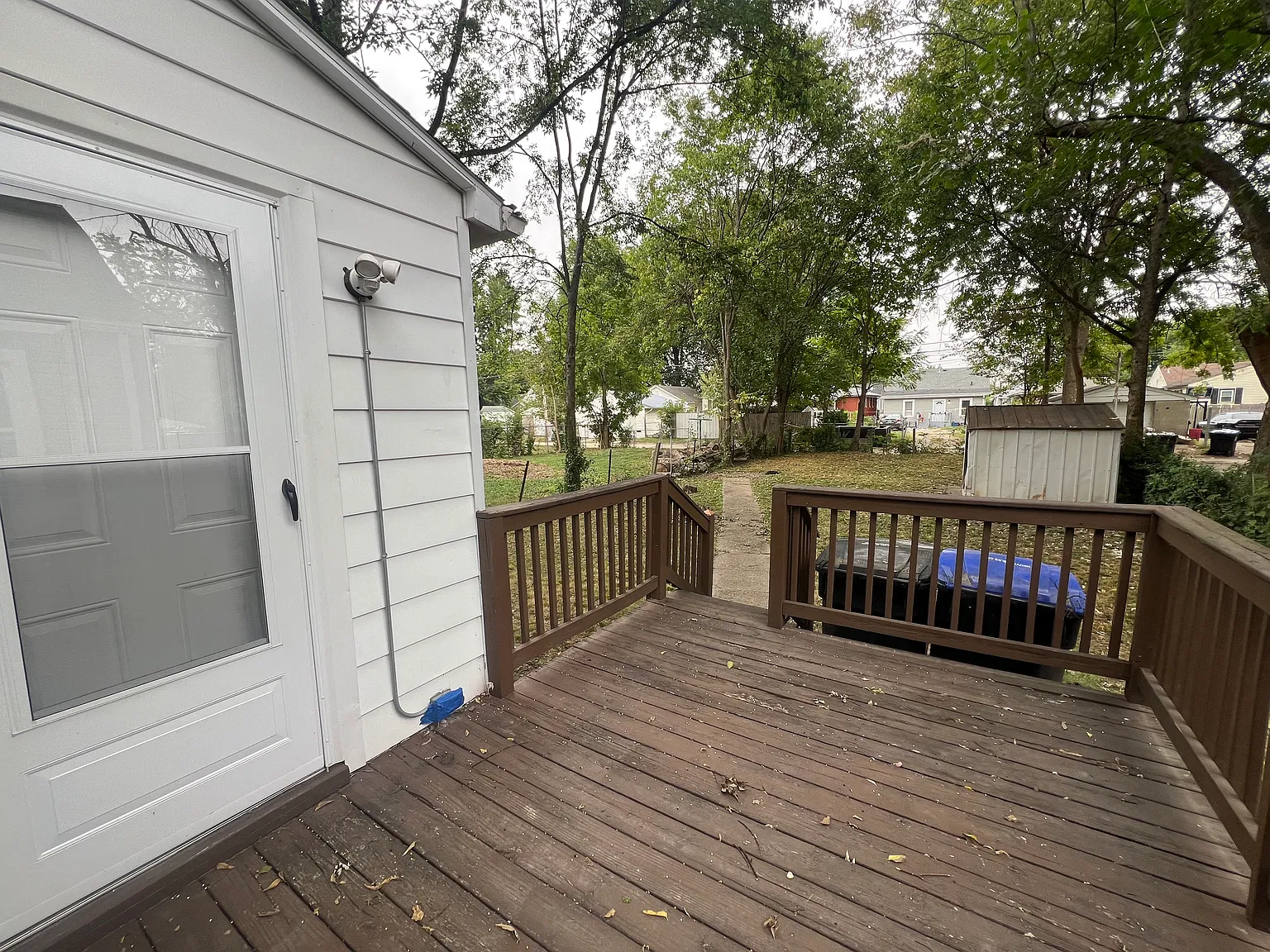 3 bed, 1200 sqft, $1,300 — Photo 2