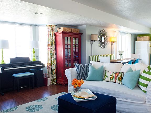 3rd image of 2181 E Hawthorne St