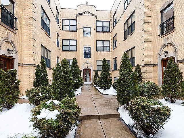 1st image of 4349 N Sawyer Ave APT 1F