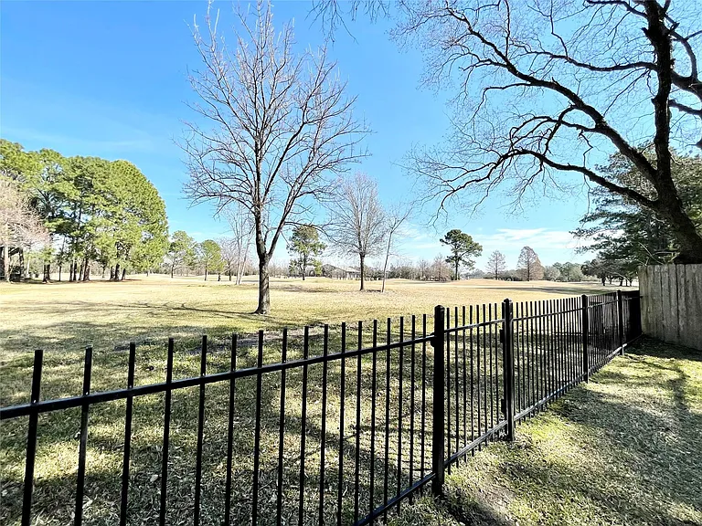 15006 Elmont Dr — Photo 10