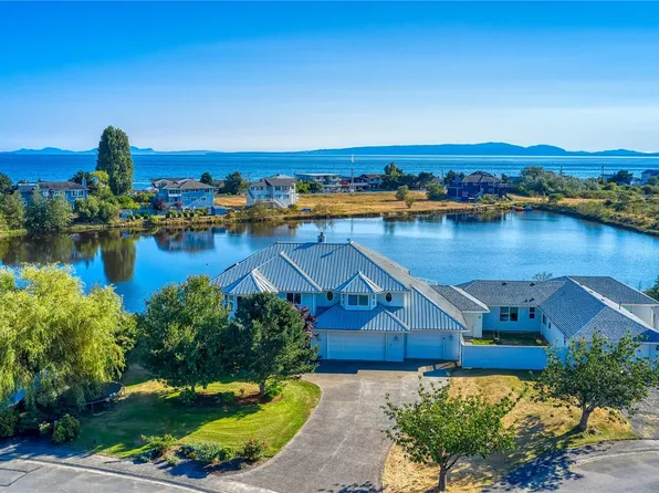 1541 Ocean View Lane, Point Roberts, WA 98281