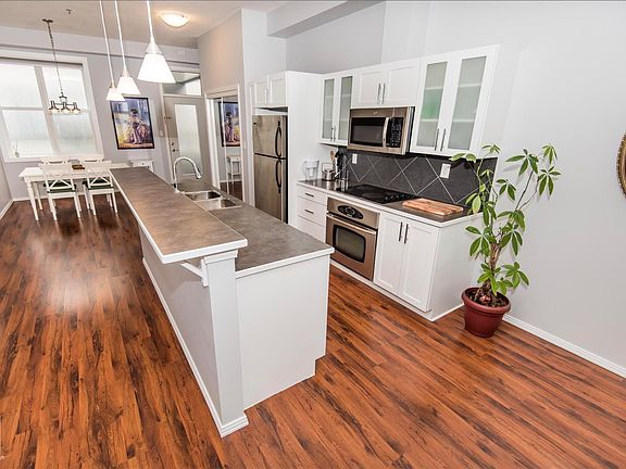 5th image of 10147 112th St NW #415