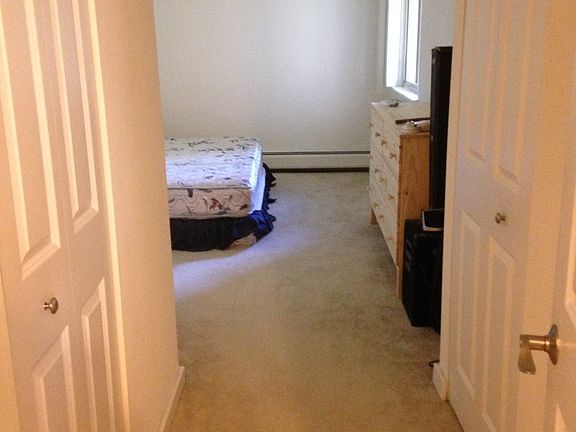 Bed room/walk in closet to the left
